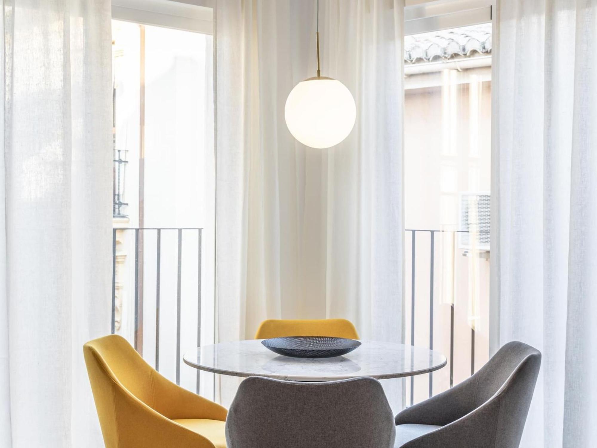 Central Stylish And Elegant 1 & 2 Bedroom Apartments III Granada Exteriér fotografie